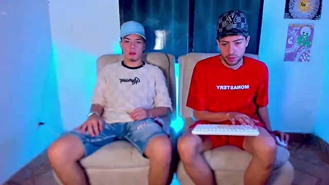 alex and christhoper online show from March 25, 4:39 am