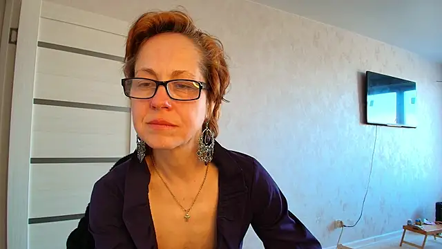 LioraWeiss online show from May 2, 1:14 pm