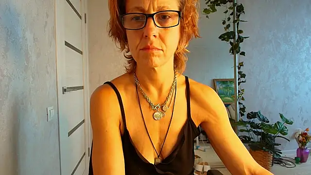 LioraWeiss online show from July 31, 10:38 am