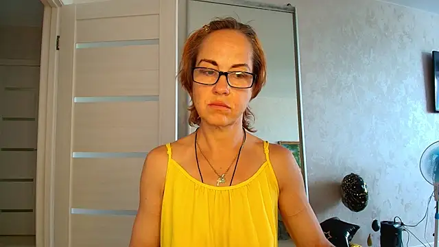 LioraWeiss online show from June 23, 12:25 pm