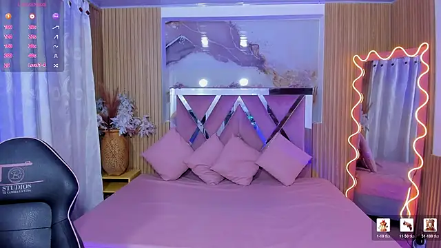 LINDSAY TAY online show from June 8, 3:07 am