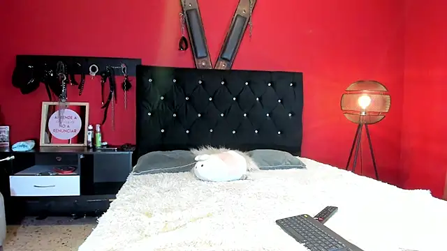 foxxy rouse online show from March 10, 2:10 pm