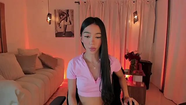 IsabellaLux  online show from June 12, 4:48 pm