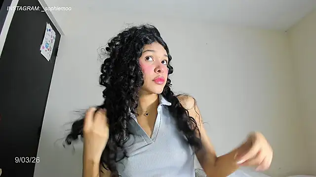 Sophiemoo  online show from March 9, 12:08 pm