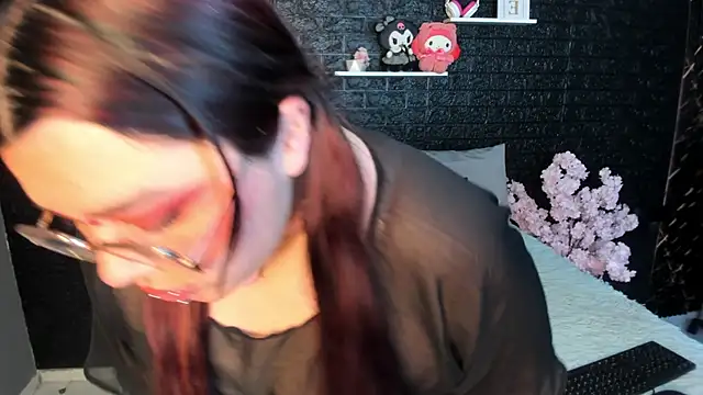 NicoleeDemara online show from March 18, 9:31 pm