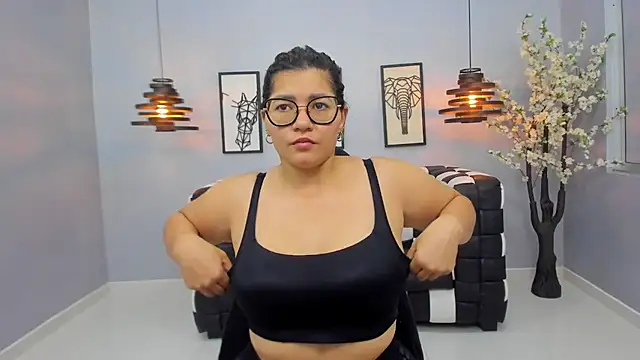 Mia Curvyy online show from March 14, 11:44 am