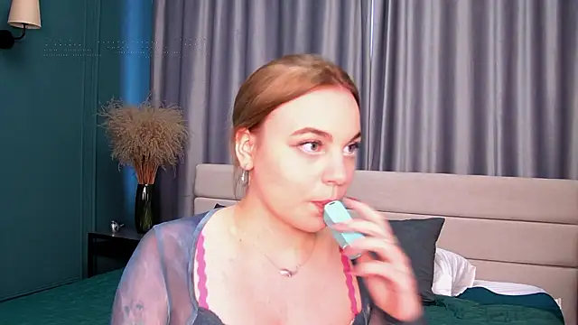 Glow Margo online show from March 7, 1:45 am