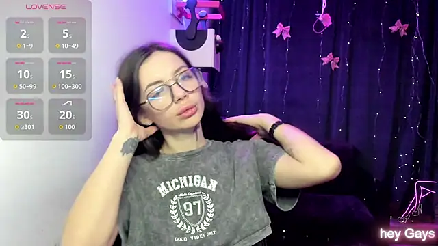 AlisMoonly online show from March 9, 7:11 am