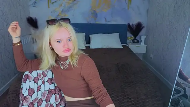 Tessa Ashe online show from June 15, 4:51 pm