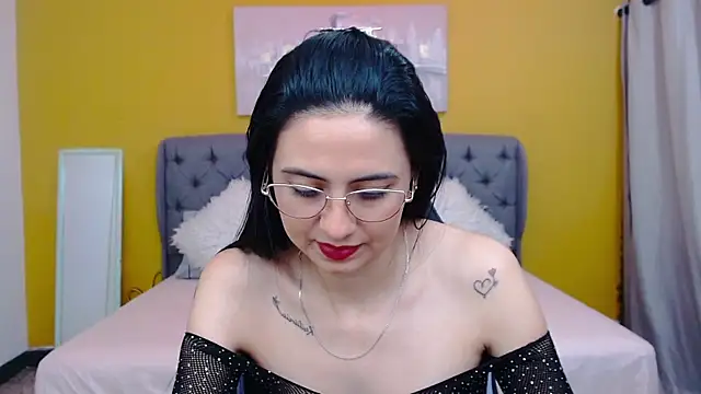 alexaneuer online show from July 21, 1:23 pm