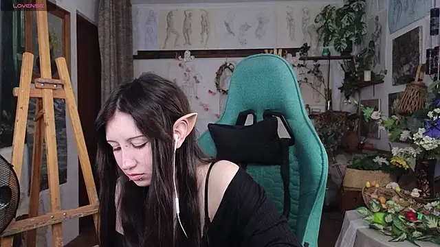 EffieMeowley online show from April 23, 12:29 pm