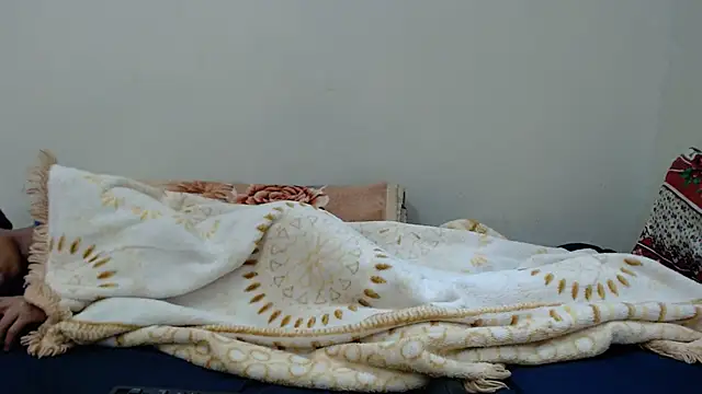 Freakycandy02 online show from April 28, 2:27 am
