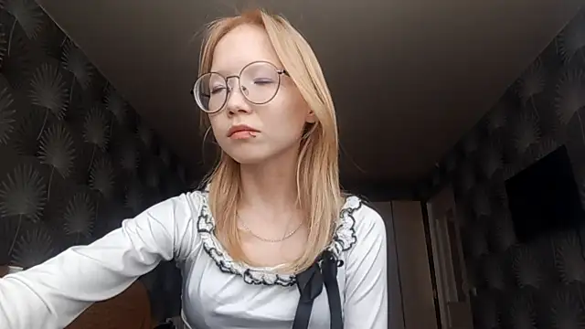 SoniqBliss online show from March 18, 8:08 am