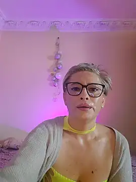LunaBlaise online show from May 4, 7:34 am