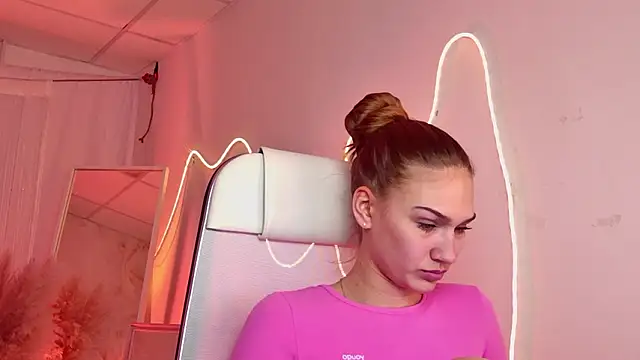 Sweet Emilya online show from March 8, 11:58 am