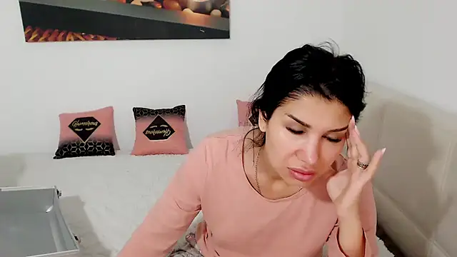 NickyHotXO online show from April 29, 4:05 am