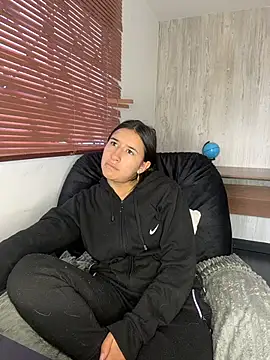 LilyRossi  online show from July 28, 12:59 pm
