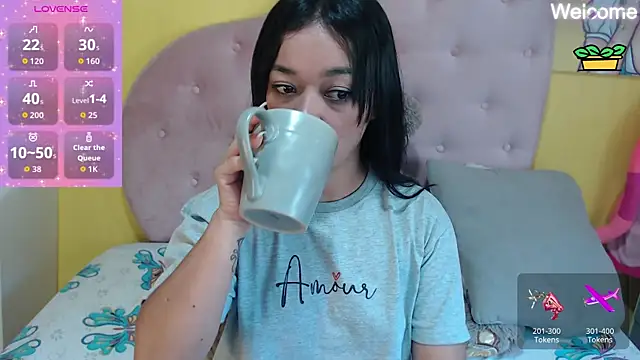 Sophiiee Gray online show from May 5, 1:03 pm