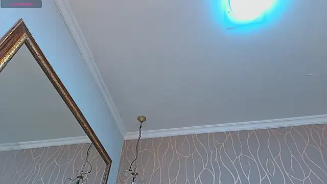 Genesisraydenx online show from April 28, 5:17 pm