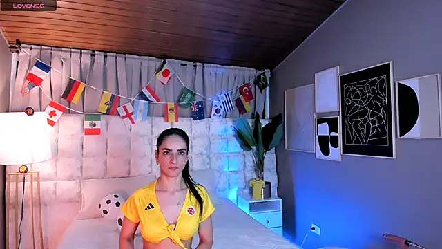 Samantha Velle online show from June 17, 1:56 pm