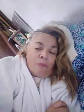 momismilf544 online show from April 27, 6:05 pm
