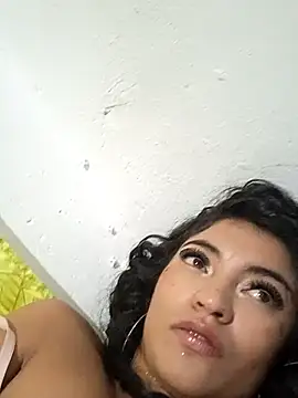 perla stone11 online show from April 2, 11:46 pm