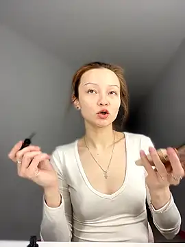 SadieSink  online show from May 1, 6:16 am