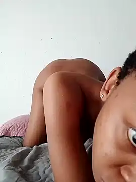 thesweetpea online show from April 28, 6:17 am