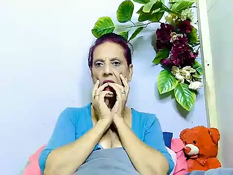Hot queen58 online show from June 25, 5:07 am