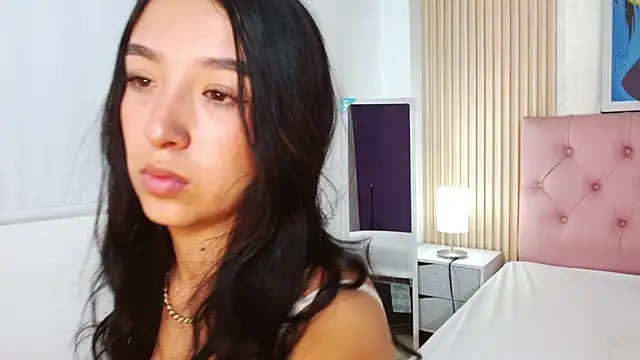 Crowm le online show from March 17, 4:00 pm