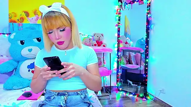 Dulce Fabiana  online show from March 17, 11:42 pm