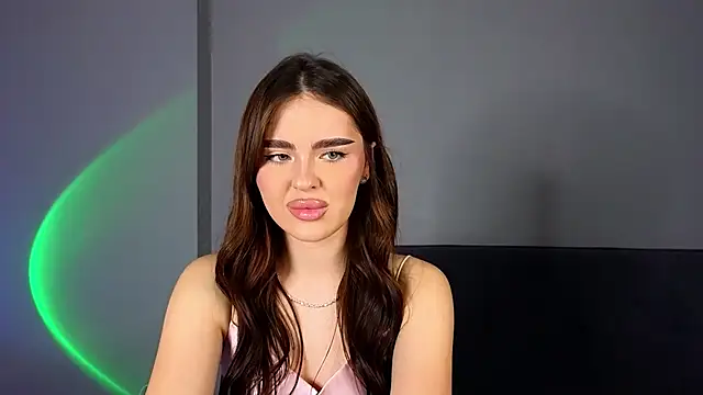 SheilaHigh online show from March 7, 8:05 pm