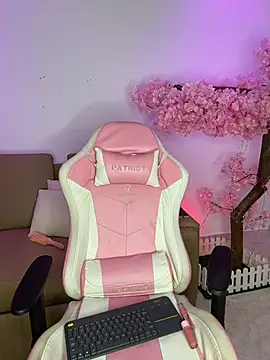 Mia Becket  online show from March 14, 8:43 pm