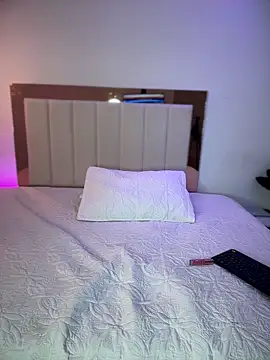 Mia Becket  online show from March 17, 10:19 am