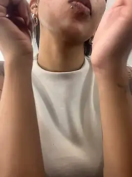 VioletaHills  online show from July 8, 12:18 pm