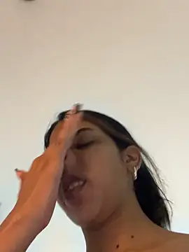 VioletaHills  online show from June 8, 1:23 pm
