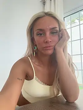 Naughtyblondex online show from May 1, 5:38 pm