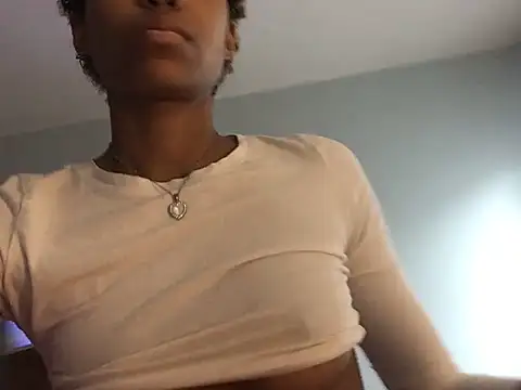 LunaBl00m online show from March 9, 4:32 pm