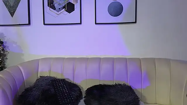 LucyClem online show from April 27, 3:09 pm