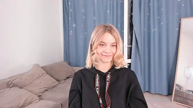 ChelseyLorick online show from March 10, 6:45 pm