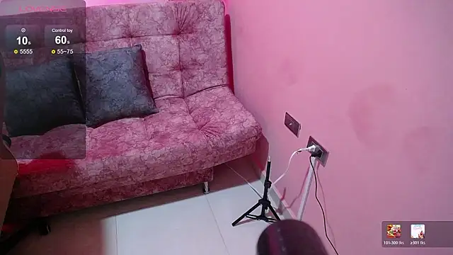 FoxyHot160 online show from March 17, 7:40 pm