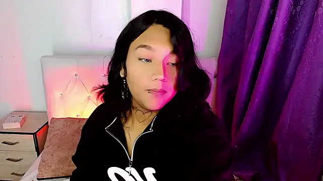 isadoraqueeen online show from May 4, 4:05 am