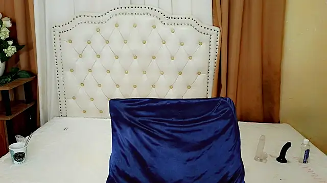 Seductive sophie online show from July 1, 3:39 am