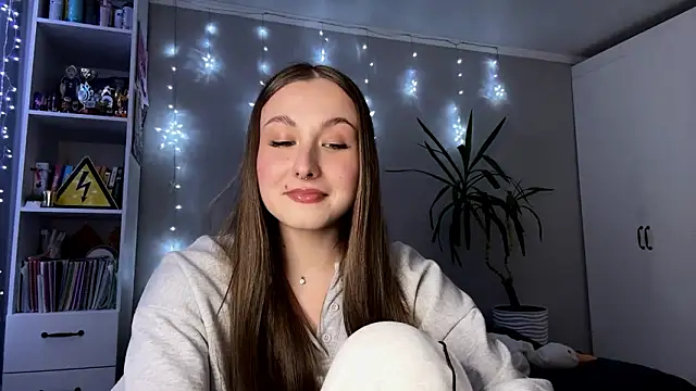 CutieSally online show from March 18, 3:39 pm