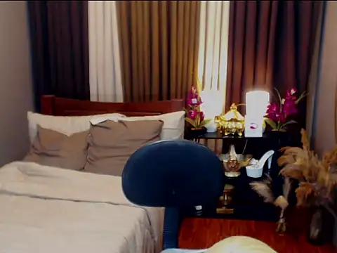 KieraLee online show from March 2, 7:31 pm