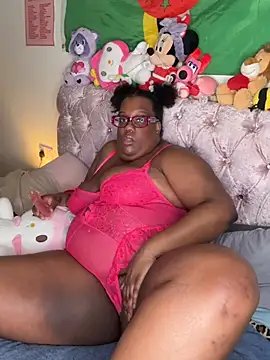 SweetCurvyRose online show from March 17, 9:30 pm