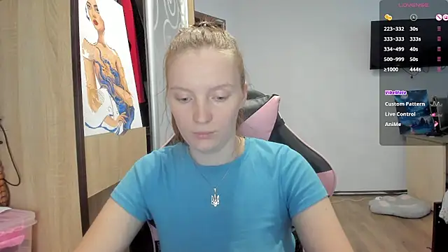 Snapshot of Mary_Blu chatting on October 3, 12:21 pm Mary Blu online show from October 3, 12:21 pm