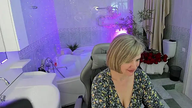 BettyGibsonn online show from April 27, 8:11 am