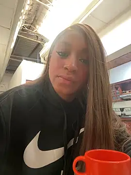 LiaTrainor online show from March 16, 12:31 pm