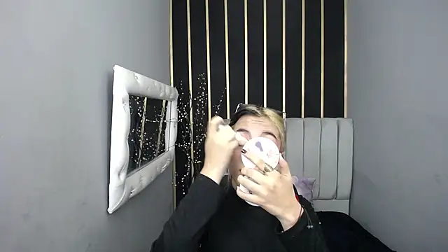 moon shut online show from March 16, 12:53 pm